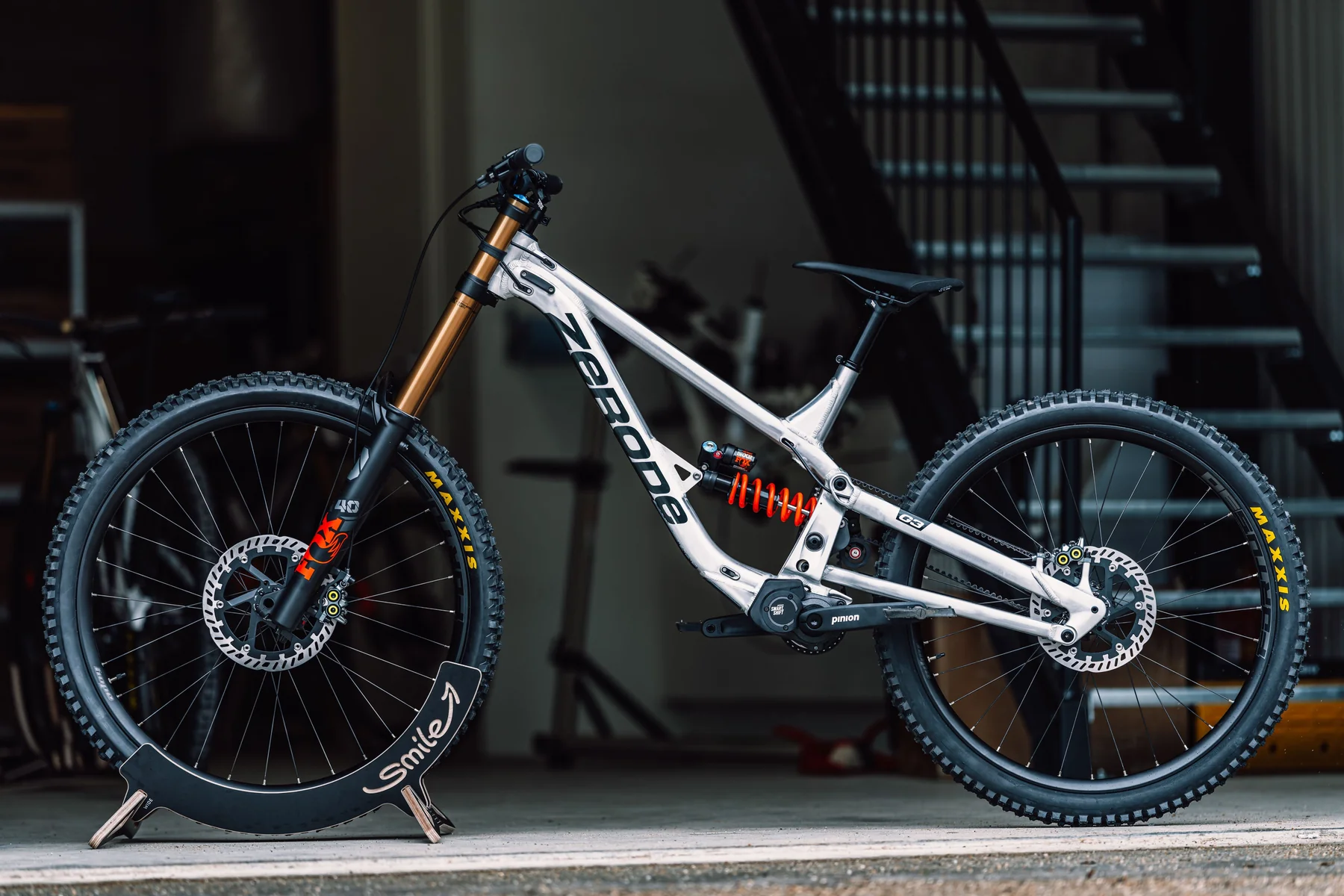 Zerode G3 Deluxe Silber Downhill